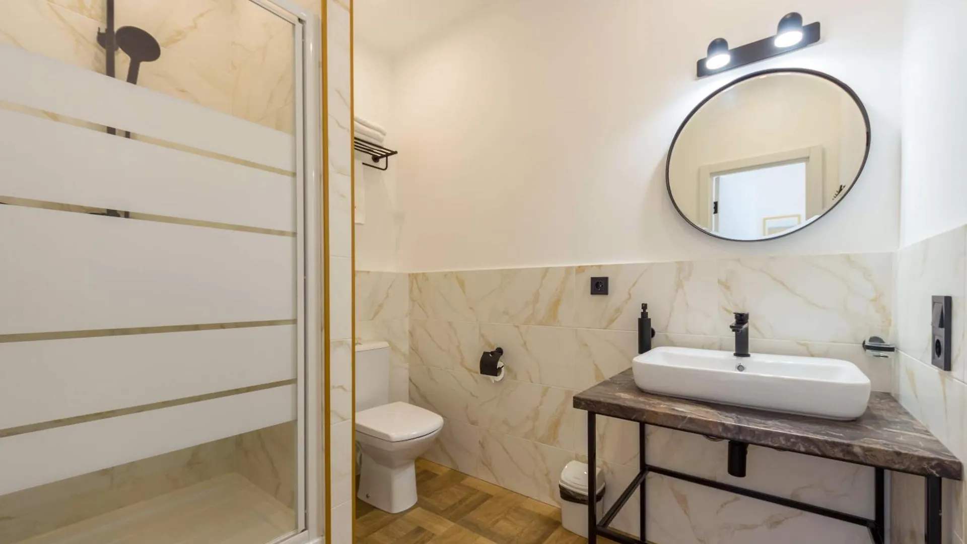 Design Apartments With Panoramic View Kijev Ukrajna